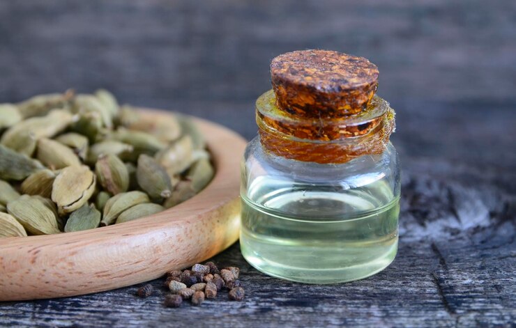 ​Cardamom Essential Oil - Co2 Extracted